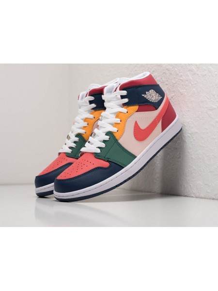 Кроссовки Nike Air Jordan 1 Mid