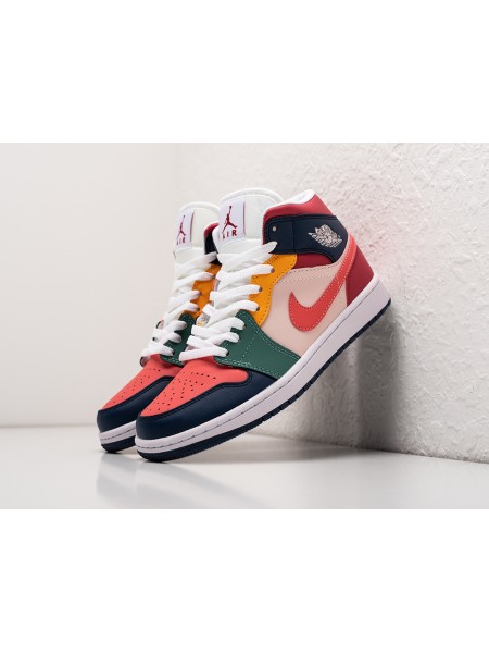 Кроссовки Nike Air Jordan 1 Mid