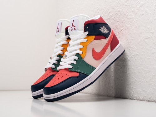 Кроссовки Nike Air Jordan 1 Mid