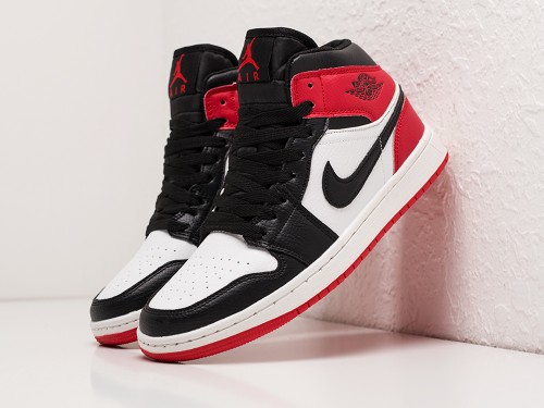 Кроссовки Nike Air Jordan 1 Mid