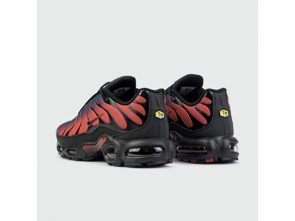 Nike air max plus 2025 black red