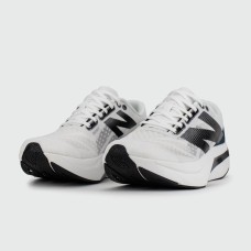 Кроссовки New Balance Fuelcell Rebel V4 White Black