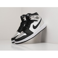 Кроссовки Nike Air Jordan 1 Mid